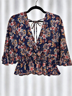 ANGIE Floral Peplum Blouse in Blue Size Medium Like New